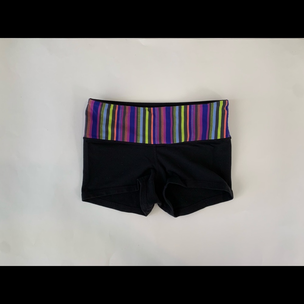Lululemon shorts. WSH4-11